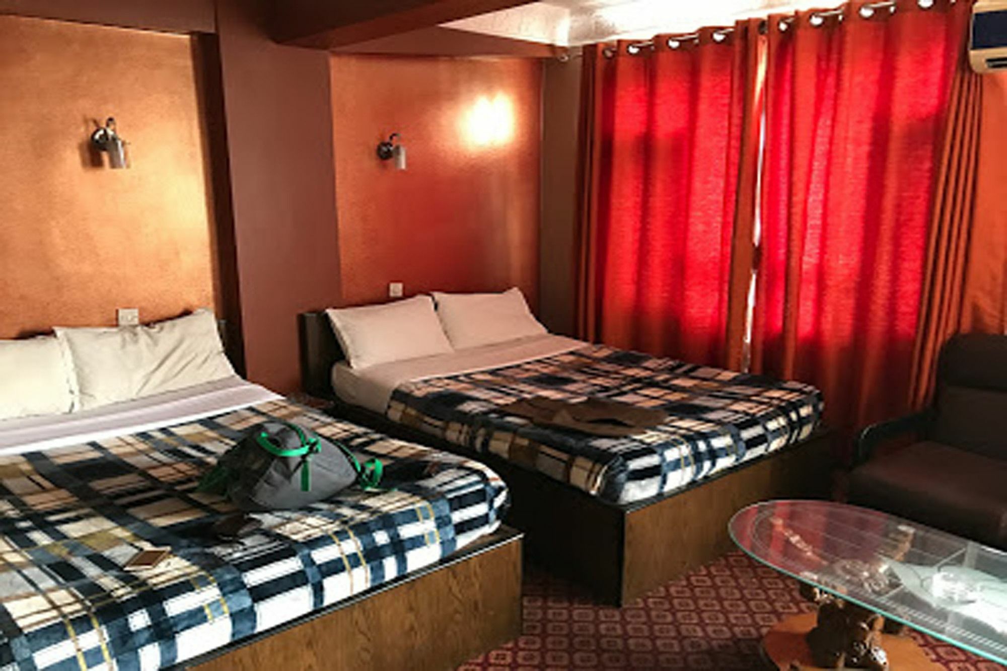 Tirupati Holiday Inn カトマンズ エクステリア 写真